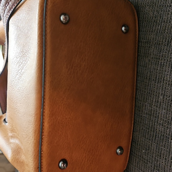 Leather Tote Hand Bag - Picture 5 of 10